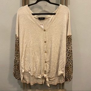NWOT Botanique Cheetah Print Thermal